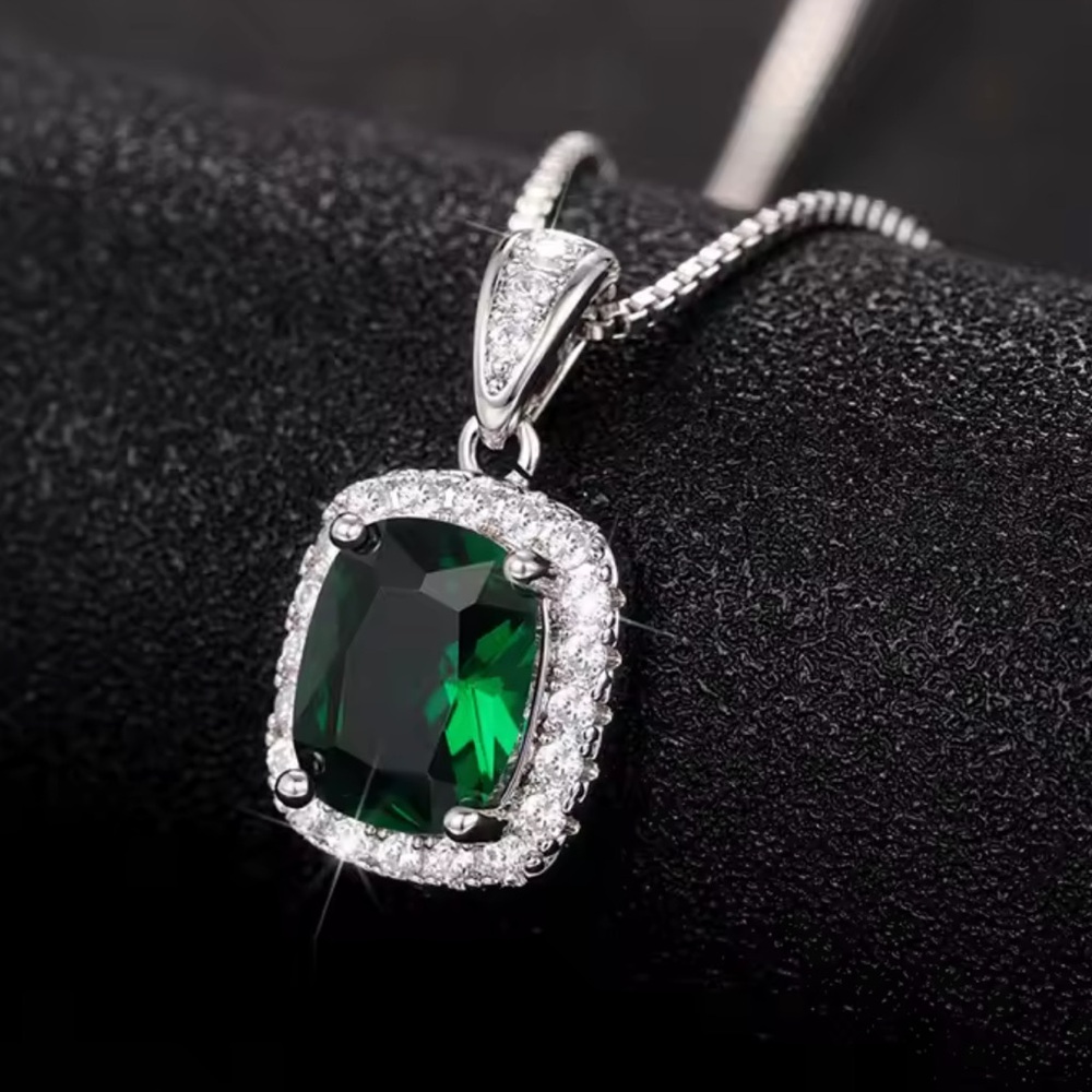 Elegant Silver and Green Pendant Necklace